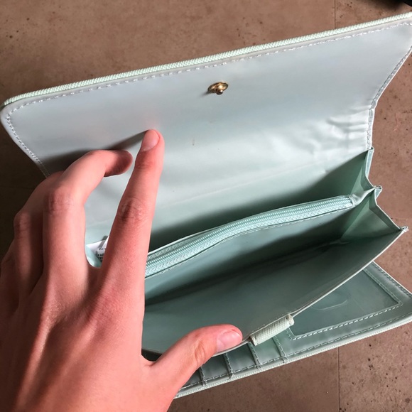 2 wallets - Picture 4 of 8